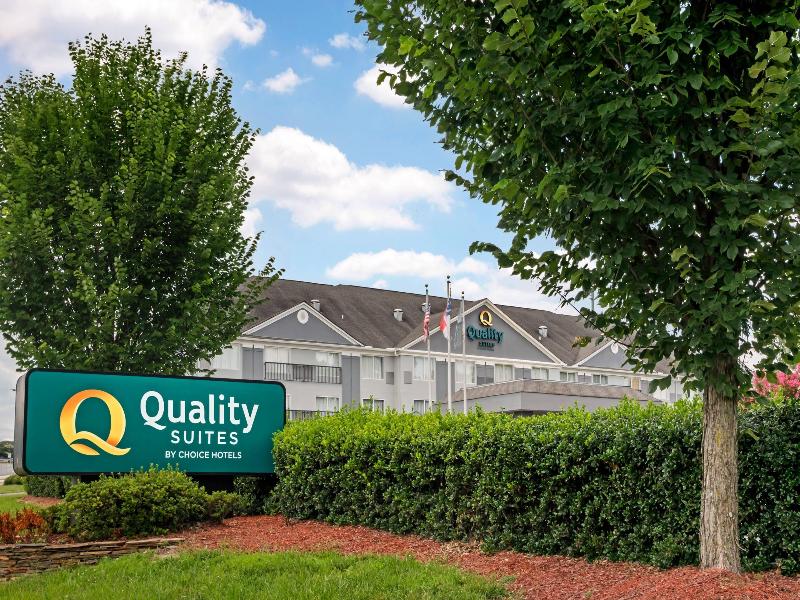 Quality Suites Pineville - Charlotte image