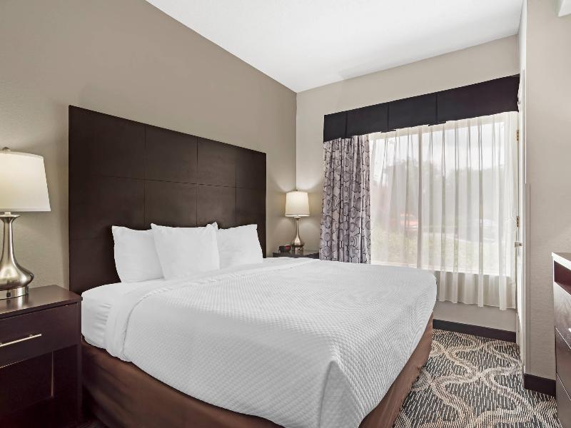 Quality Suites Pineville - Charlotte image