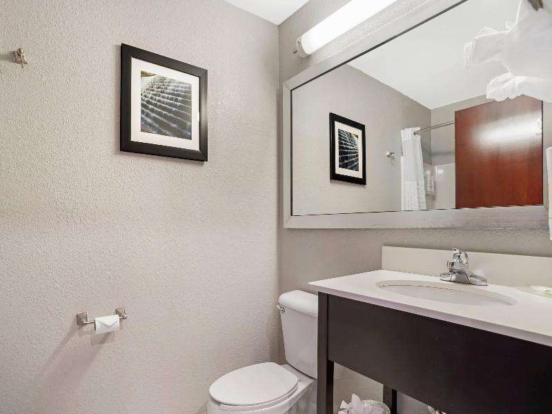 Quality Suites Pineville - Charlotte image