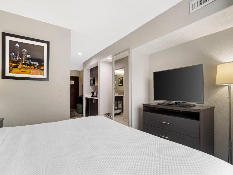 Quality Suites Pineville - Charlotte image