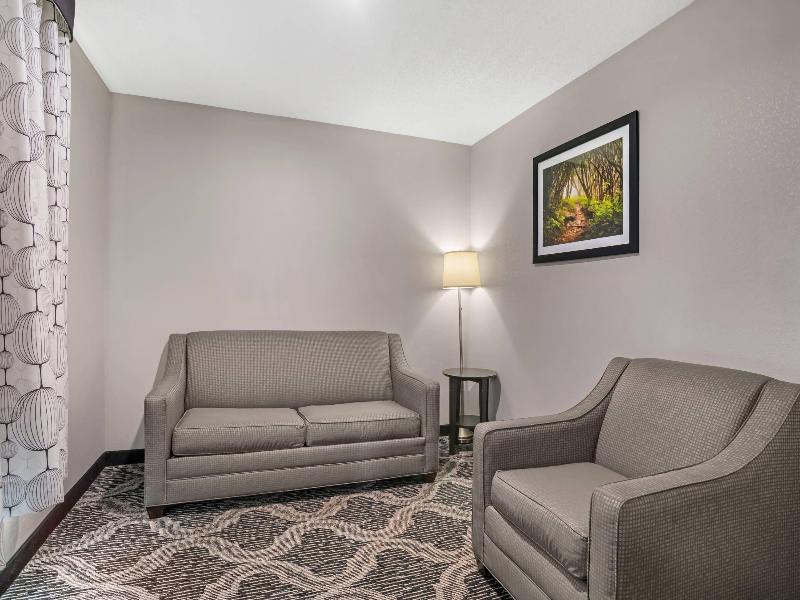 Quality Suites Pineville - Charlotte image