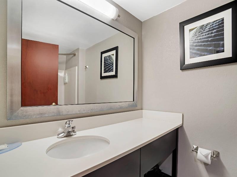 Quality Suites Pineville - Charlotte image