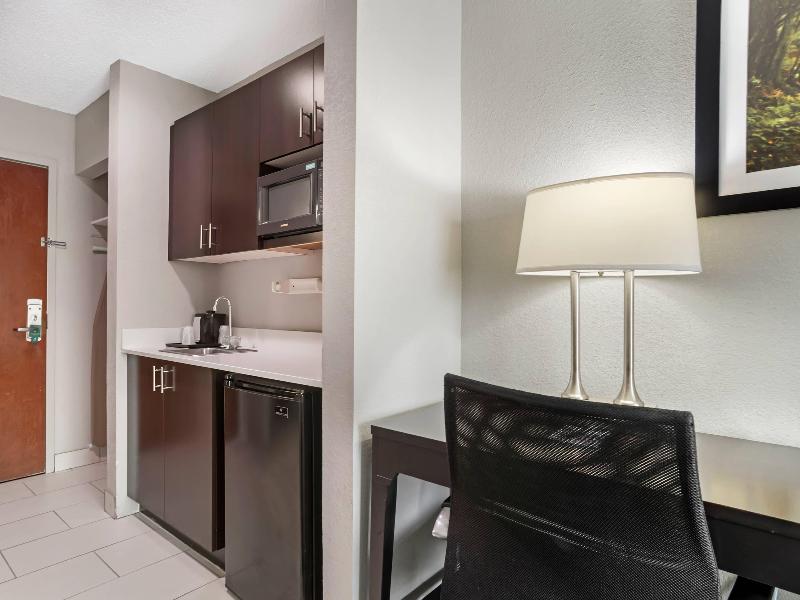 Quality Suites Pineville - Charlotte image