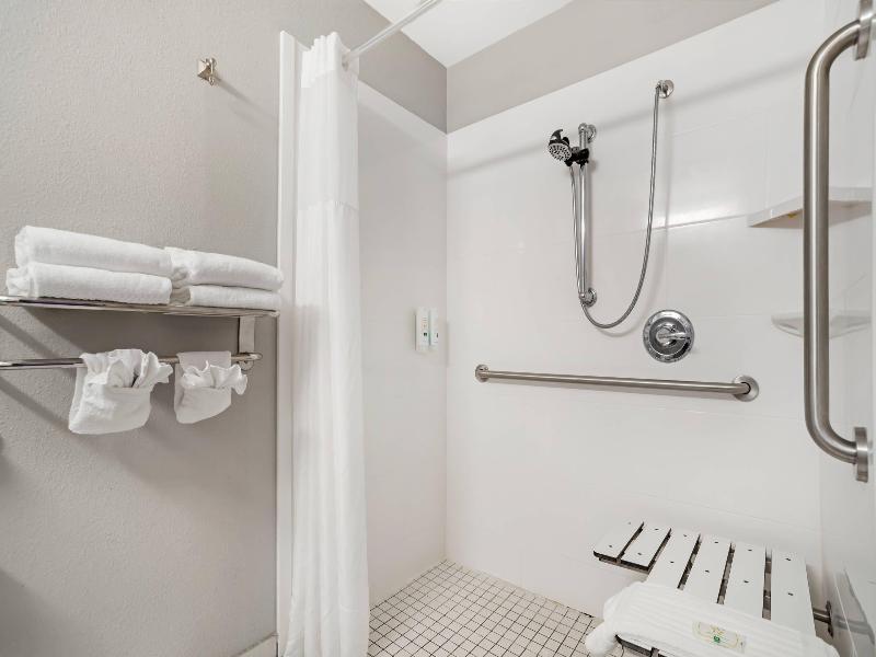 Quality Suites Pineville - Charlotte image