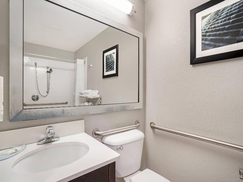 Quality Suites Pineville - Charlotte image