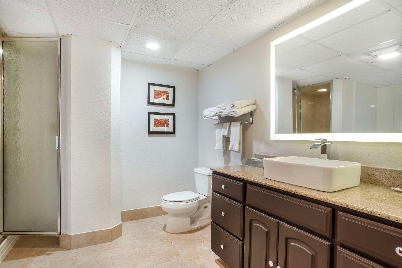 Comfort Inn & Suites Lake Norman image