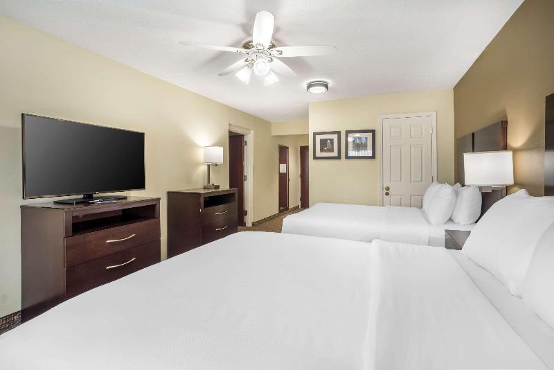 Comfort Inn & Suites Lake Norman image