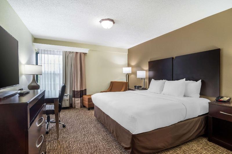 Comfort Inn & Suites Lake Norman image