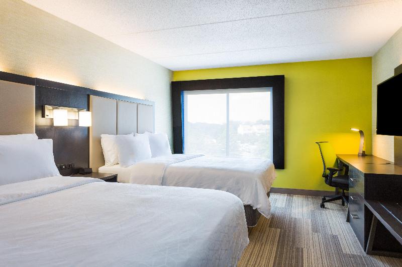Holiday Inn Express Lorton image