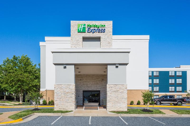 Holiday Inn Express Lorton image