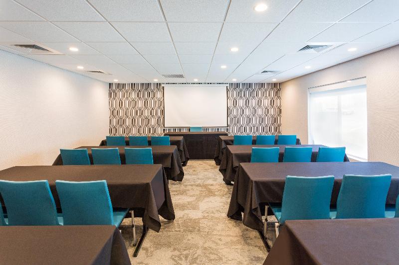 Holiday Inn Express Lorton image