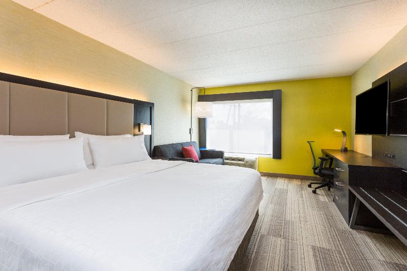 Holiday Inn Express Lorton image