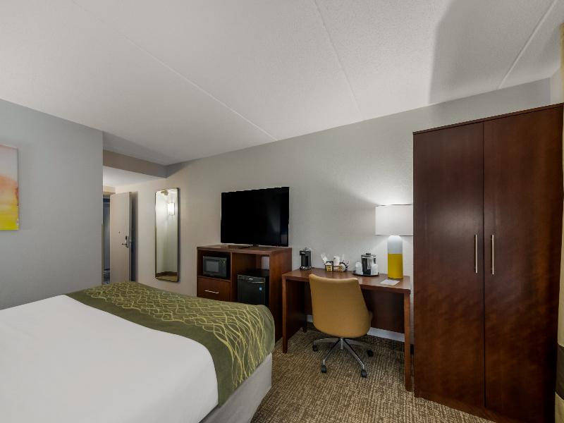 Comfort Inn Newport News - Hampton I-64 image