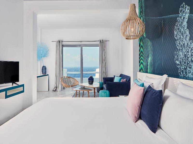 Kouros Hotel & Suites image