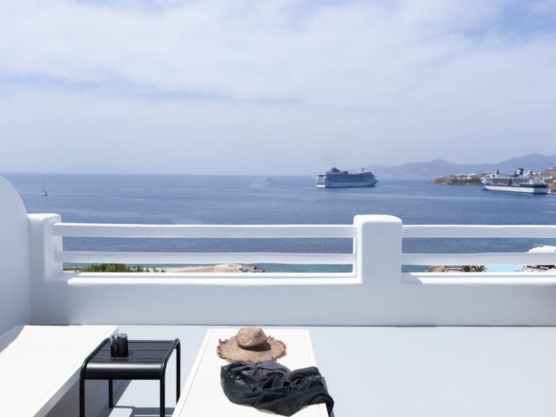 Kouros Hotel & Suites image