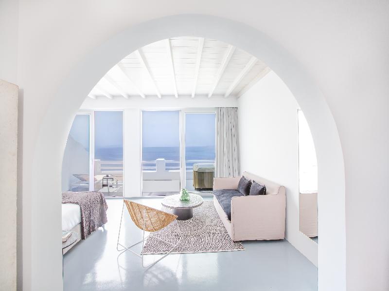 Kouros Hotel & Suites image