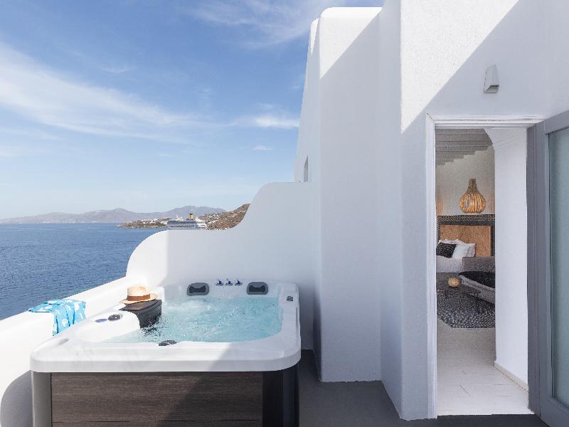 Kouros Hotel & Suites image