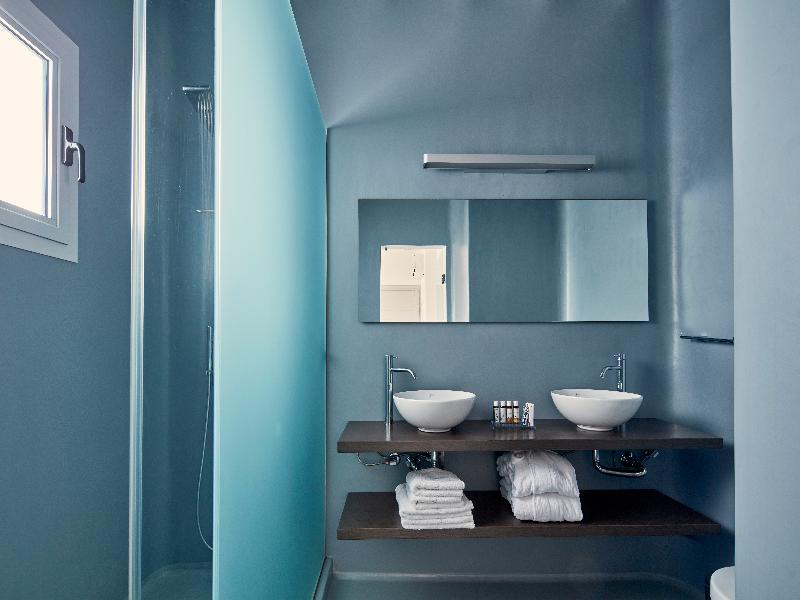Kouros Hotel & Suites image