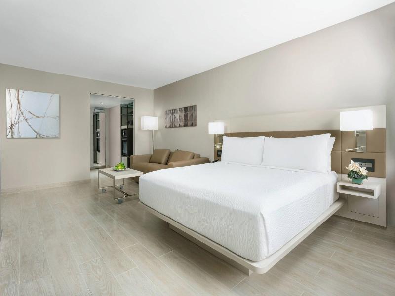 AC Hotel San Juan Condado image
