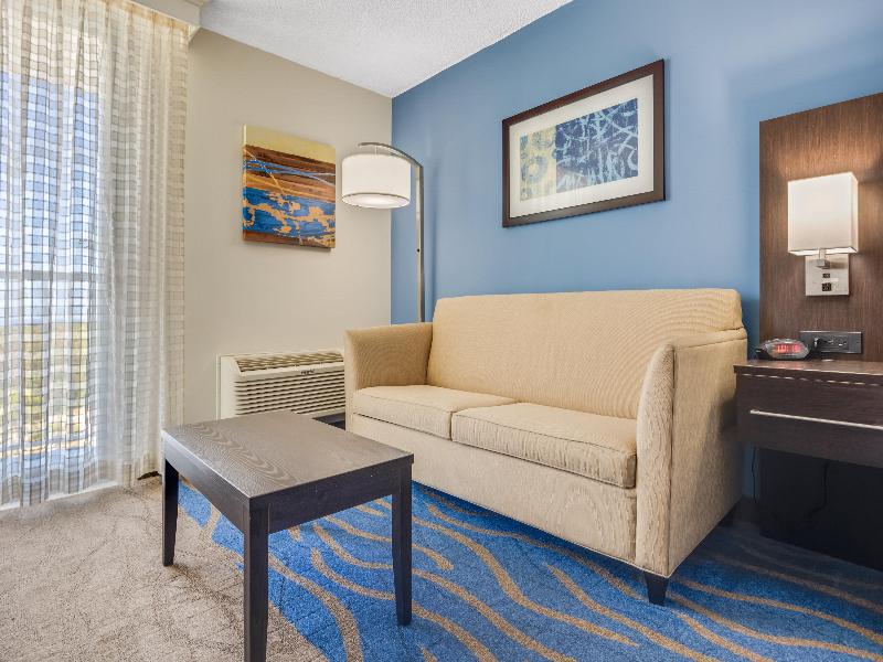 Holiday Inn & El Tropical Casino Ponce image