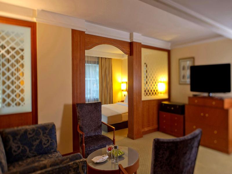 Radisson Blu Martinez image