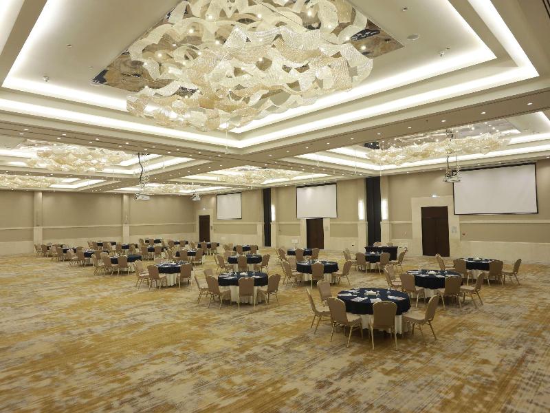 Mövenpick Hotel Amman image