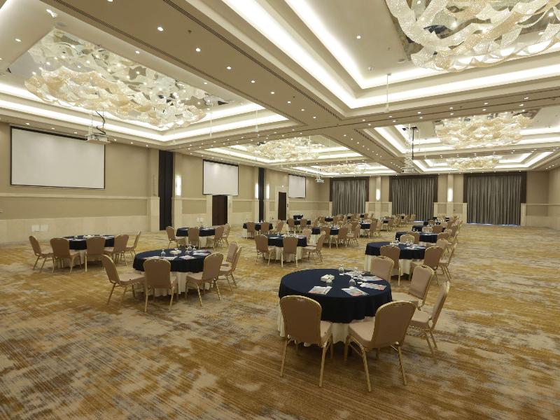 Mövenpick Hotel Amman image