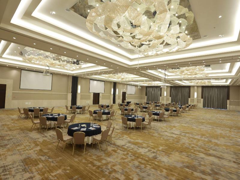 Mövenpick Hotel Amman image