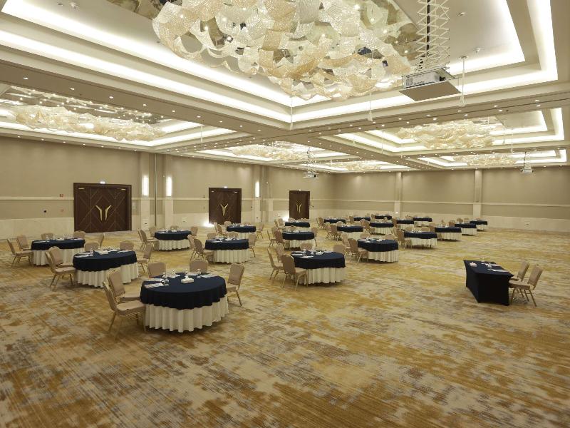 Mövenpick Hotel Amman image