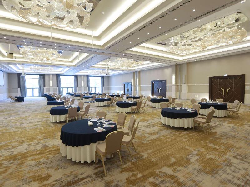 Mövenpick Hotel Amman image