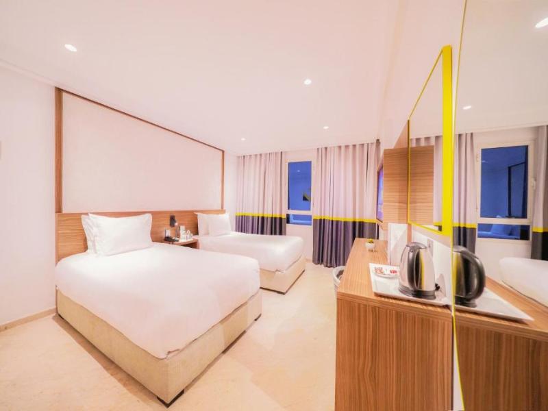 Oum Palace Hotel & Spa image