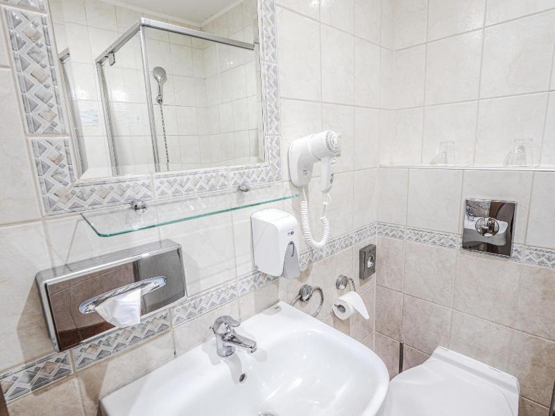 Holiday Beach Wellness Hotel with Sauna Park image