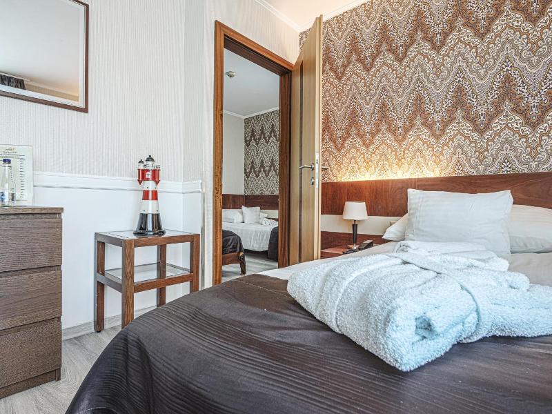 Holiday Beach Wellness Hotel with Sauna Park image