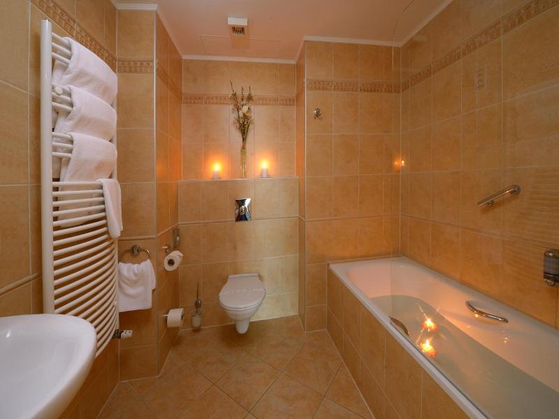 Holiday Beach Wellness Hotel with Sauna Park image
