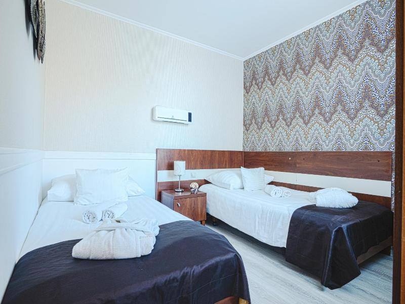 Holiday Beach Wellness Hotel with Sauna Park image