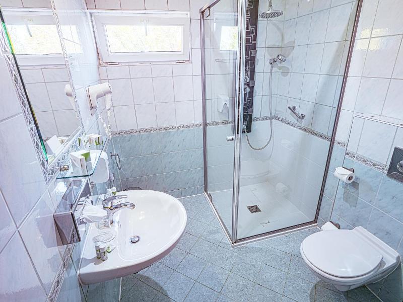 Holiday Beach Wellness Hotel with Sauna Park image