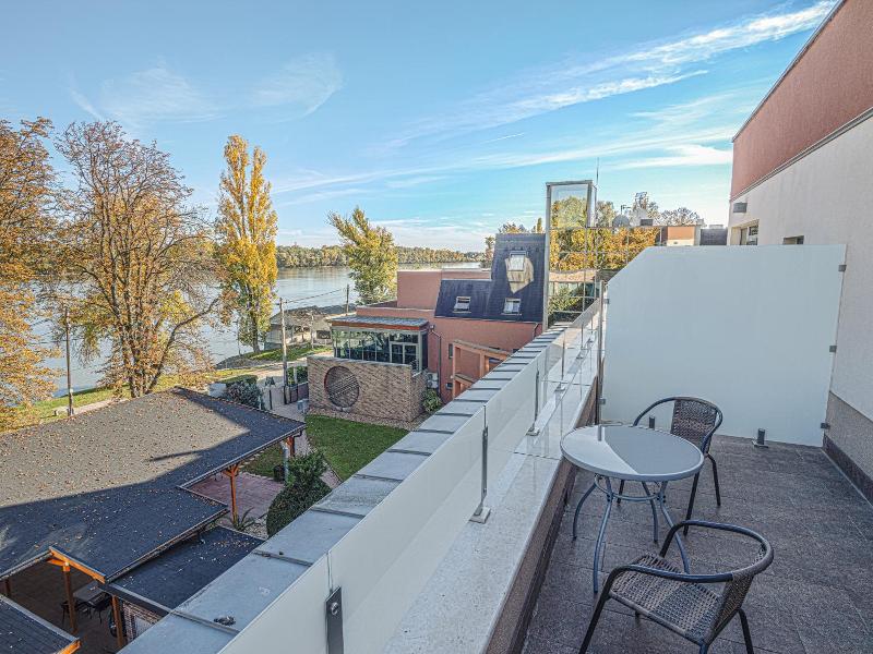 Holiday Beach Wellness Hotel with Sauna Park image