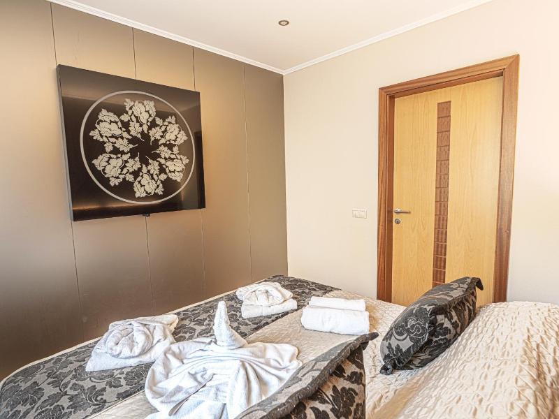 Holiday Beach Wellness Hotel with Sauna Park image