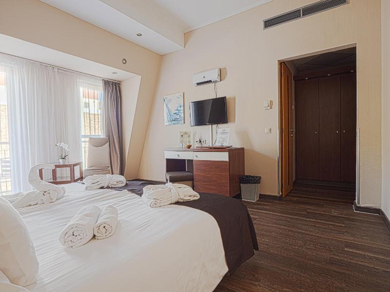 Holiday Beach Wellness Hotel with Sauna Park image