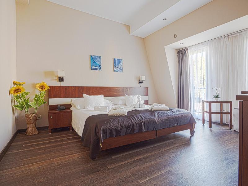 Holiday Beach Wellness Hotel with Sauna Park image