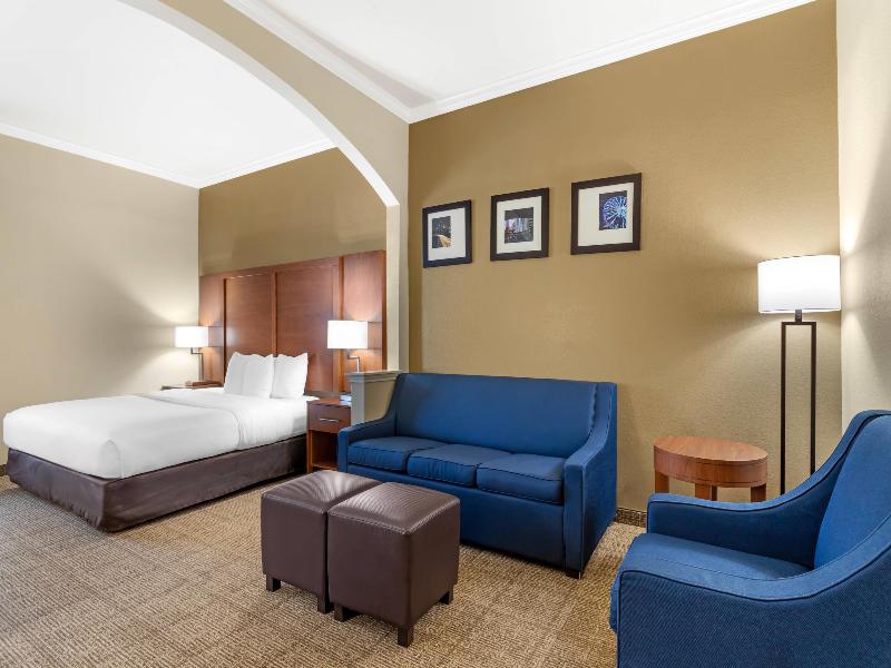 Comfort Suites Deer Park Pasadena image
