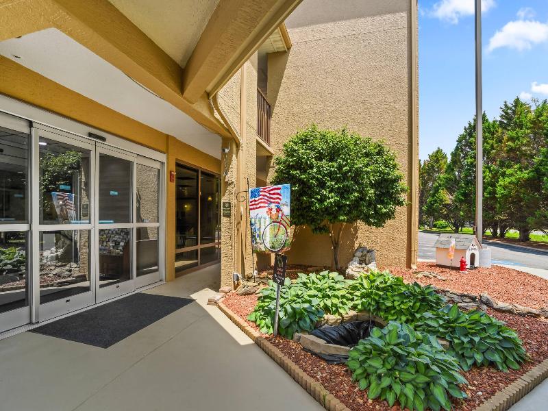 Quality Inn Jonesville I-77 image