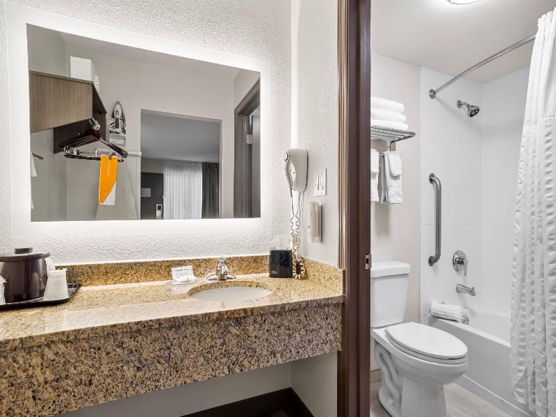 Quality Inn Jonesville I-77 image