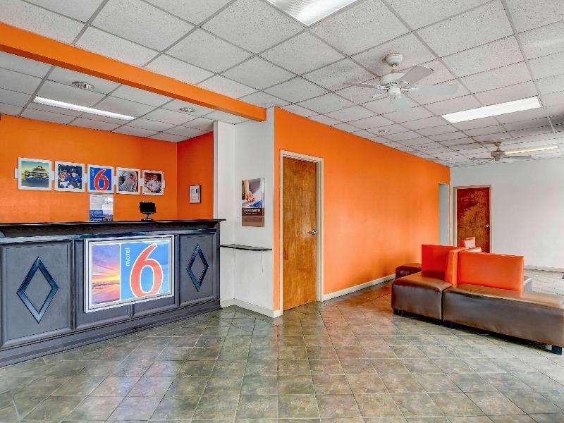 Motel 6 Calhoun, Ga image