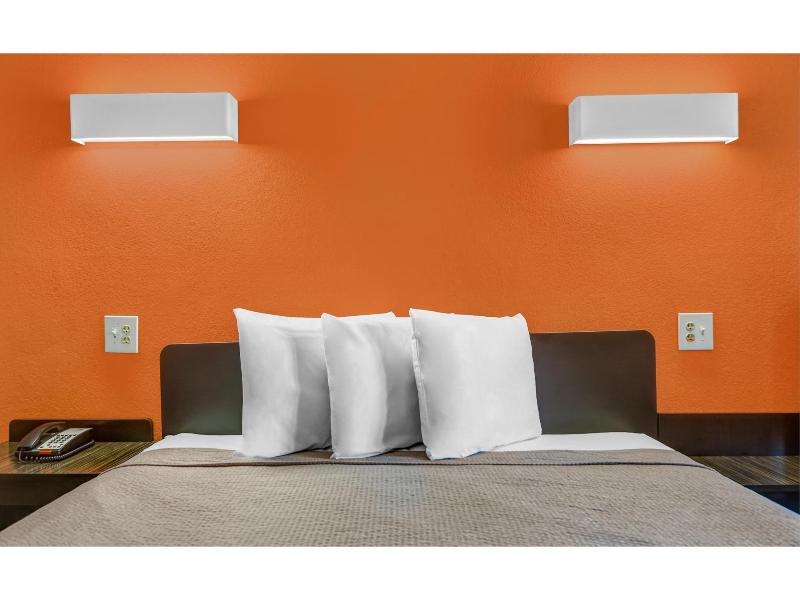 Motel 6 Calhoun, Ga image