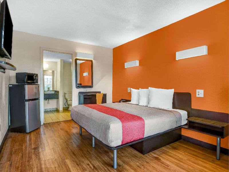 Motel 6 Calhoun, Ga image