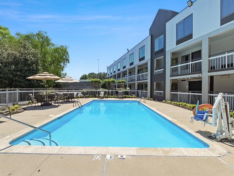 Quality Inn (Duluth) image
