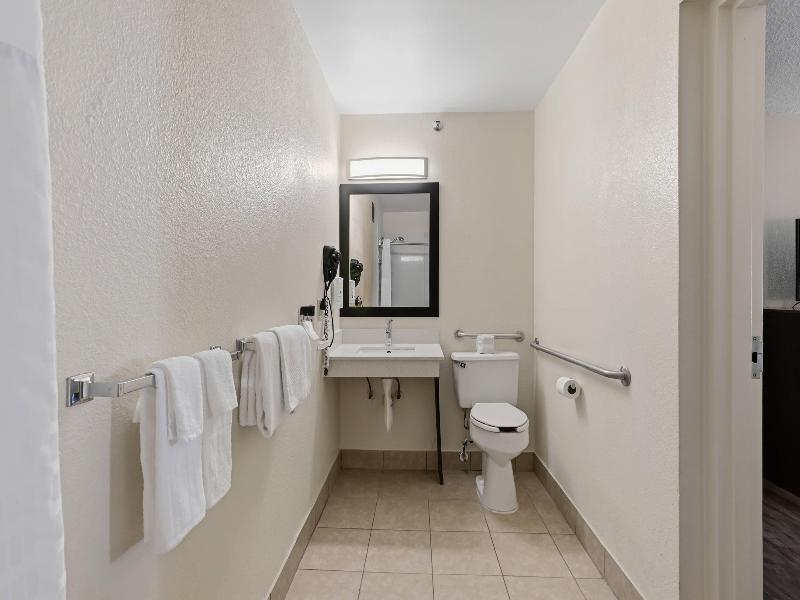 Quality Inn (Duluth) image