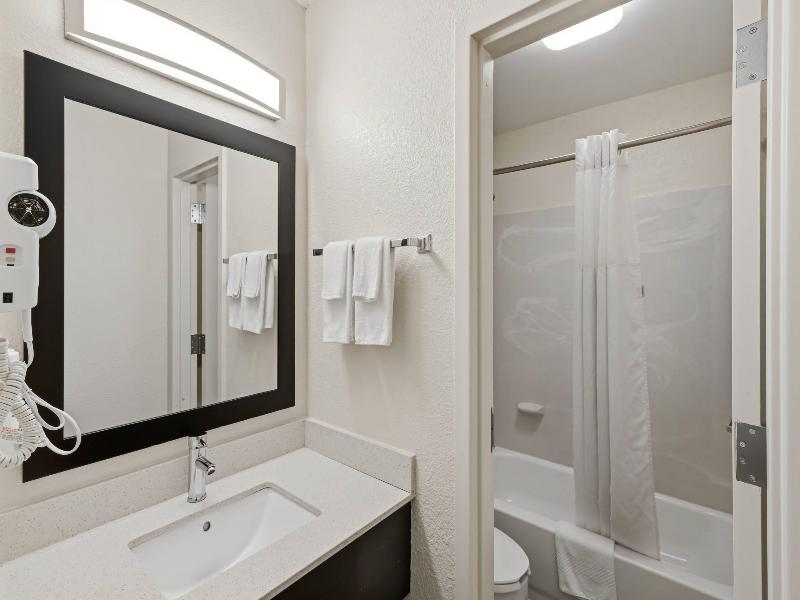 Quality Inn (Duluth) image