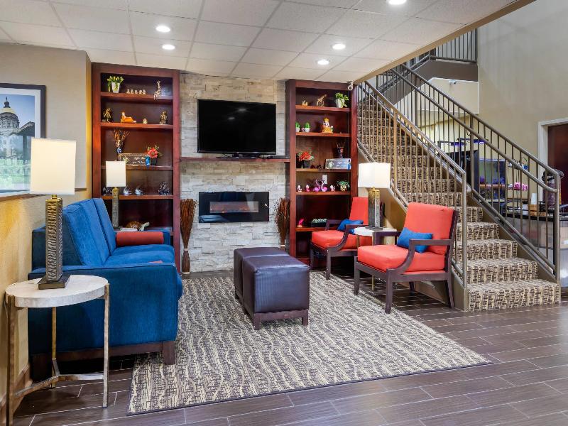 Comfort Inn & Suites Peachtree Corners image